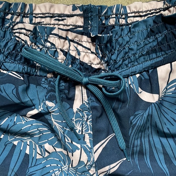 Carve Designs Bali Tropical Board Shorts (Size: Small) - Picture 7 of 11